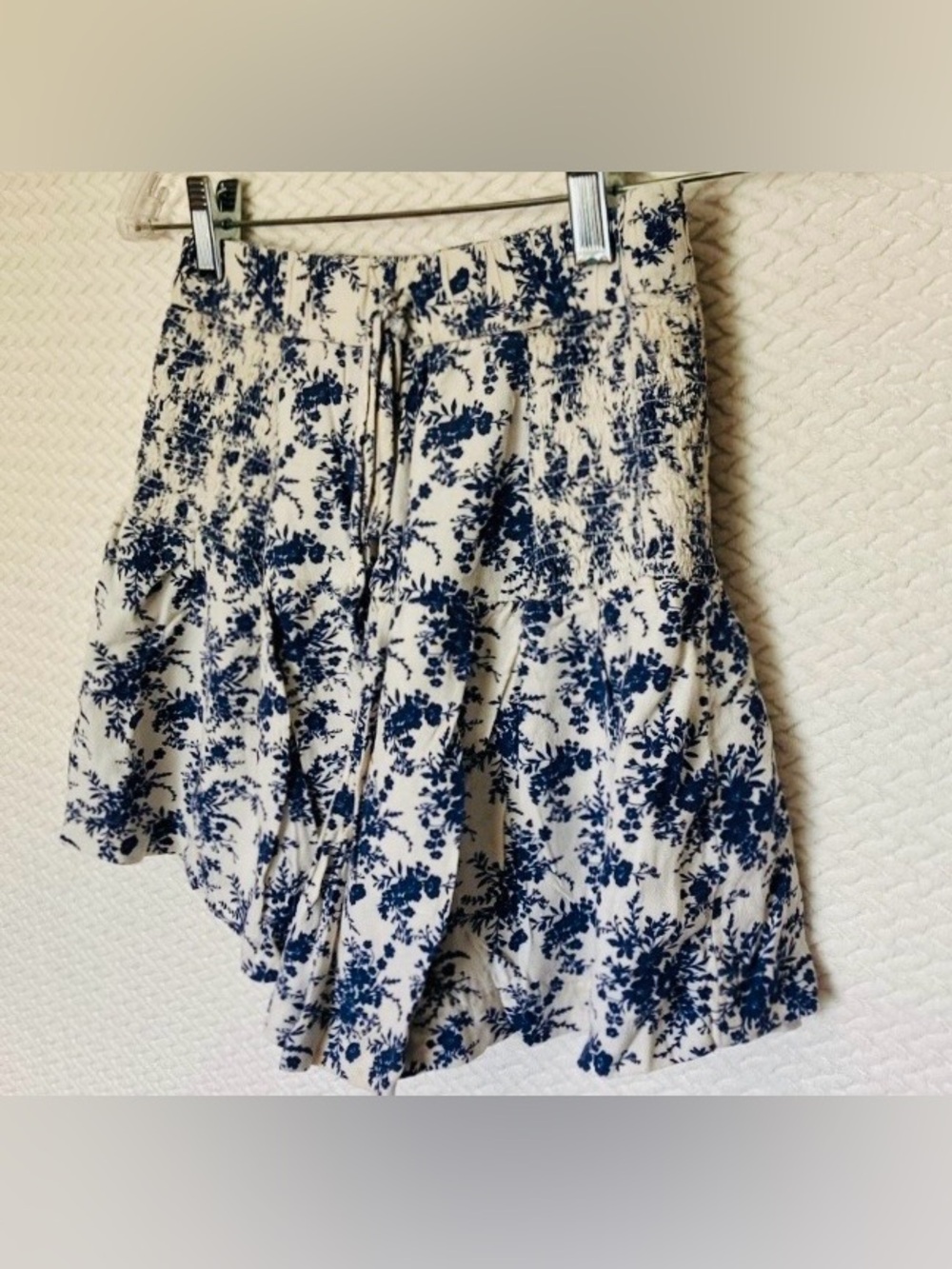 American Eagle Floral Tolie Smocked Skort Blue White Lightweight Women Small